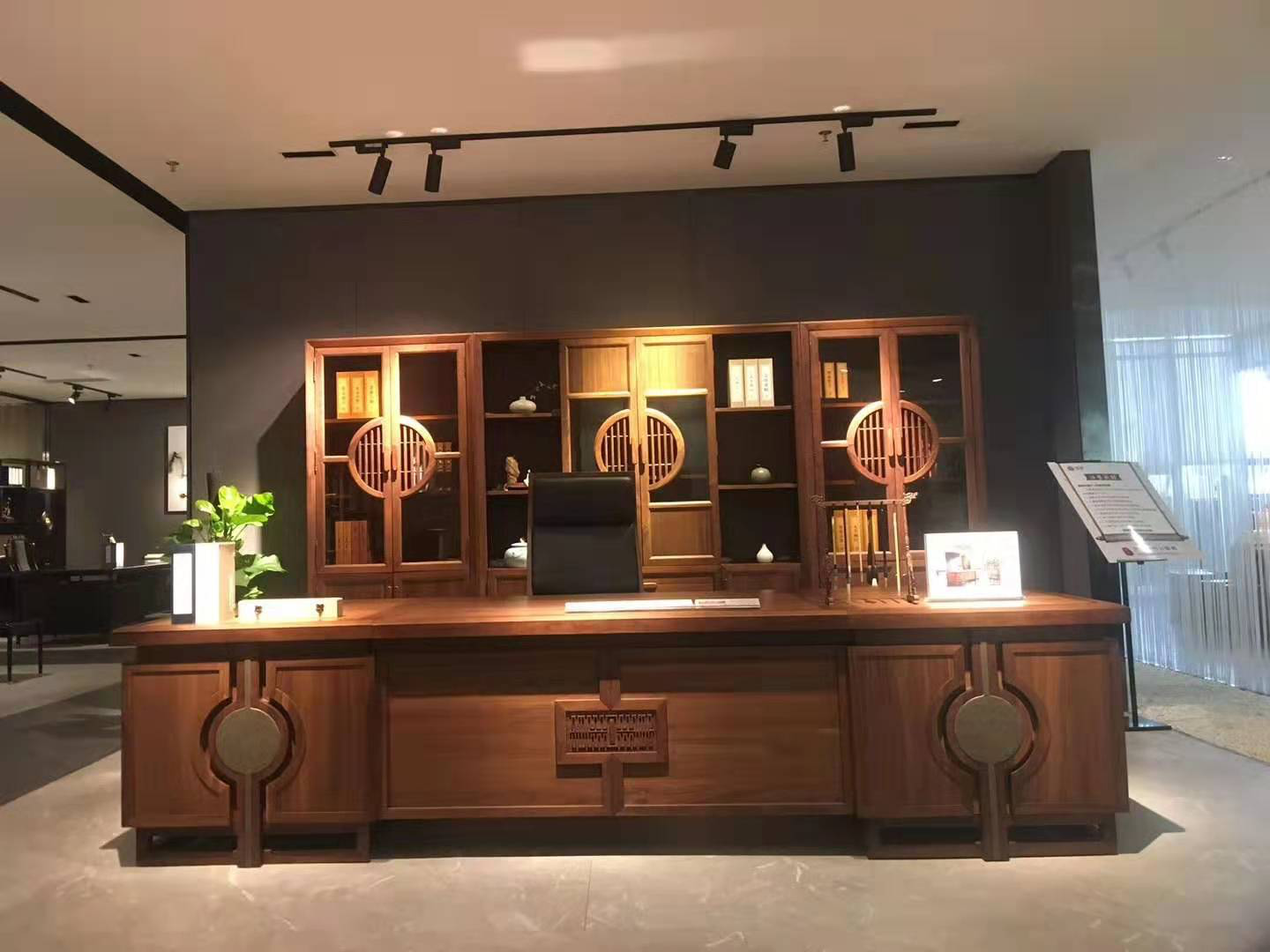 實(shí)木大班臺(tái)辦公桌