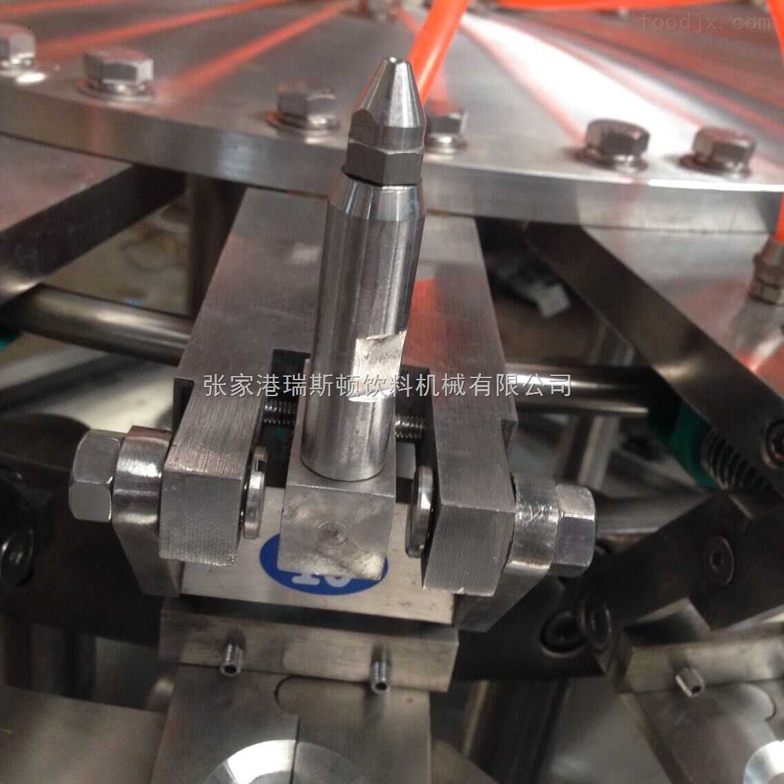 三合一灌裝機(jī)沖瓶部分